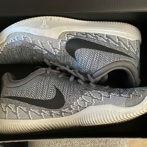 In box: Kobe Mamba Rage! Men’s 9 in black/grey